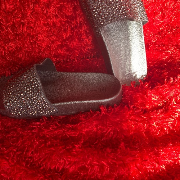 Super comfortable 🌸 - Picture 3 of 3